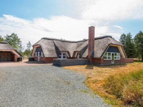 14 person holiday home in R m